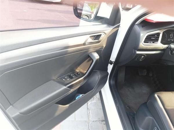 T-ROC探歌 2020款 230TSI DSG两驱进取型