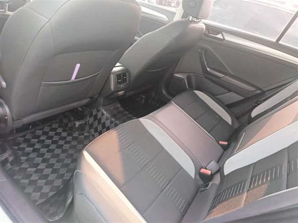 T-ROC探歌 2020款 230TSI DSG两驱进取型