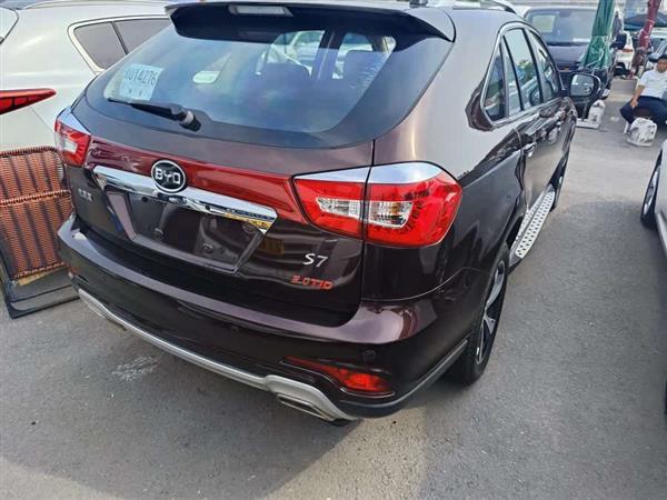 比亚迪S7 2015款 2.0T 升级版 自动尊贵型