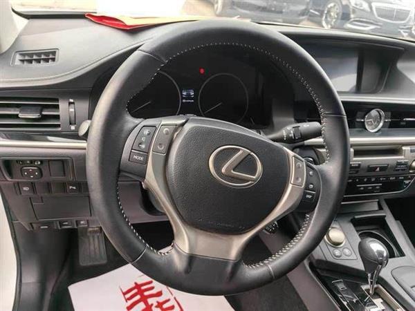 雷克萨斯ES 2015款 300h 舒适版