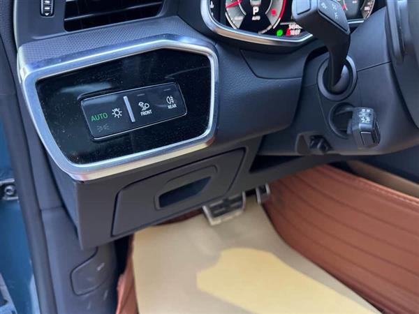 奥迪A7L 2022款 55 TFSI quattro S-line edition one先行版