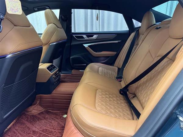 奥迪A7L 2022款 55 TFSI quattro S-line edition one先行版