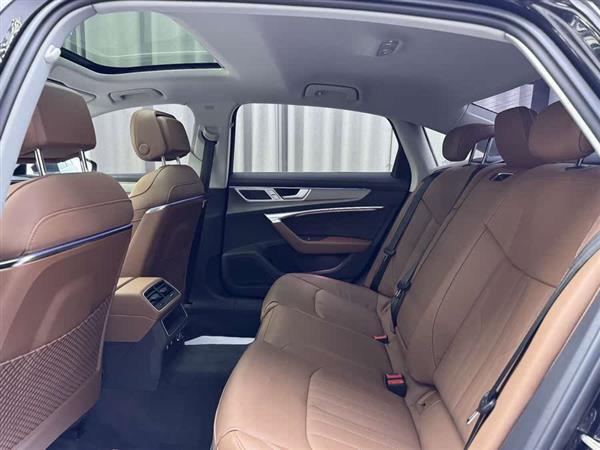 奥迪A6L 2023款 40 TFSI 豪华致雅型