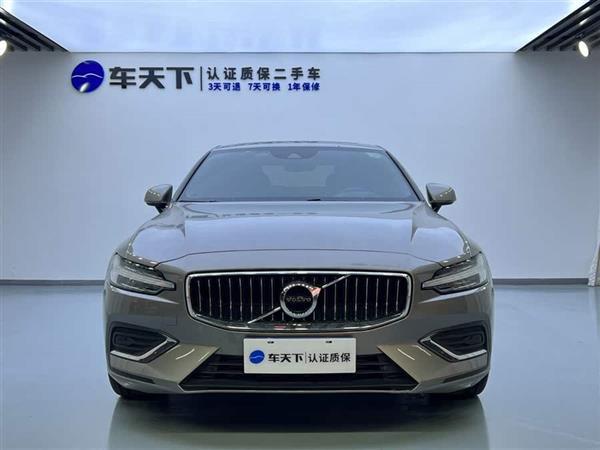 沃尔沃S60 2021款 T4 智远豪华版