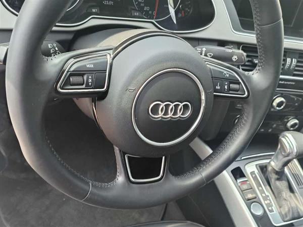 奥迪A4L 2016款 35 TFSI 典藏版 自动标准型
