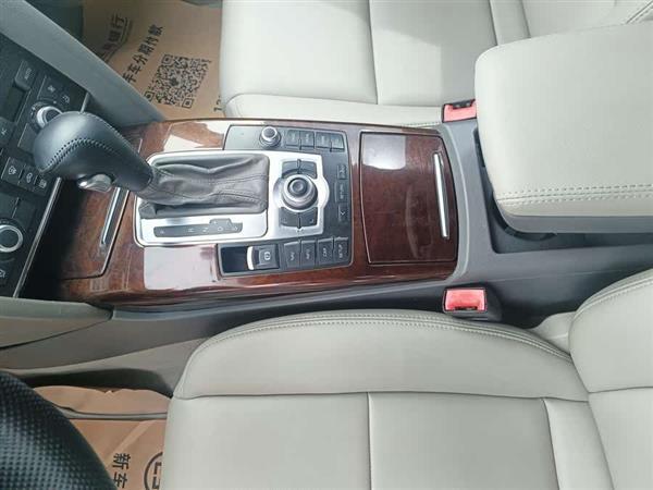 奥迪A6L 2011款 2.0 TFSI 自动标准型