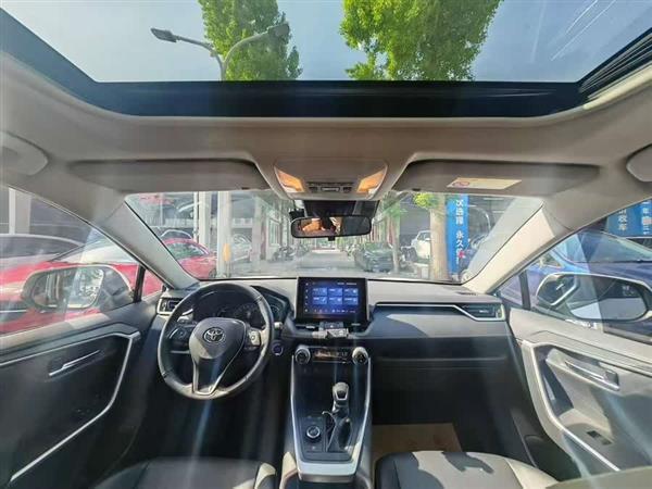 RAV4荣放 2021款 双擎 2.5L E-CVT四驱精英PLUS版