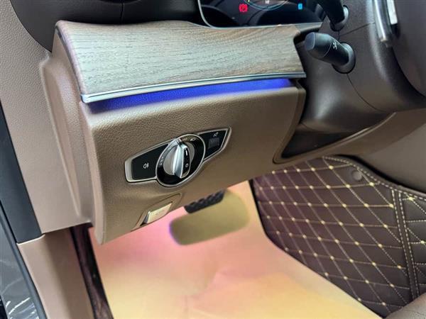 奔驰E级 2023款 改款 E 300 L 豪华型