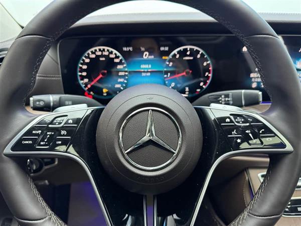 奔驰E级 2023款 改款 E 300 L 豪华型