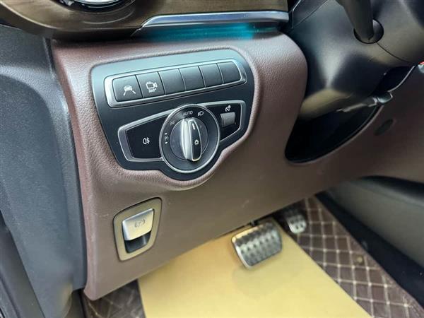 奔驰V级 2021款 V 260 L 长轴距豪华版