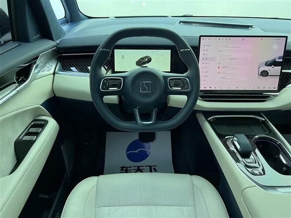 极氪009 2024款 六座行政版四驱 108kWh