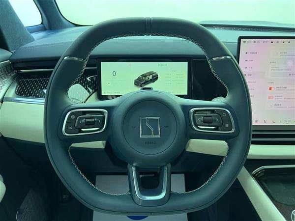 极氪009 2024款 六座行政版四驱 108kWh