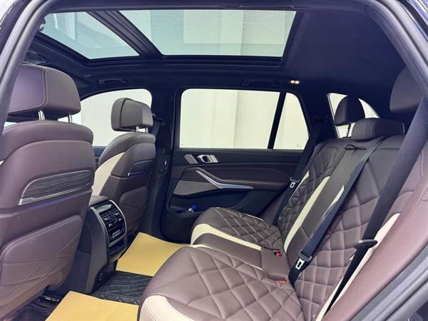 宝马X5 2022款 改款 xDrive 40Li M运动套装