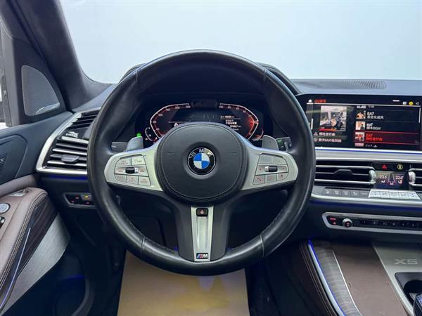 宝马X5 2022款 改款 xDrive 40Li M运动套装