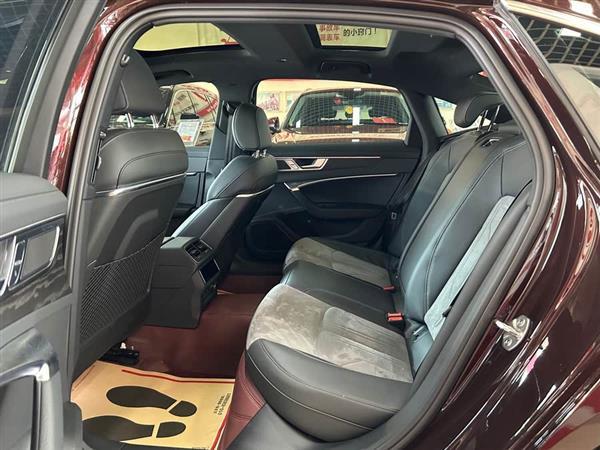 奥迪A6L 2024款 45 TFSI quattro 臻选动感型
