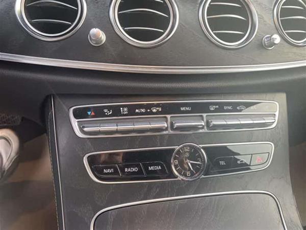 奔驰E级 2018款 E 300 L 运动时尚型