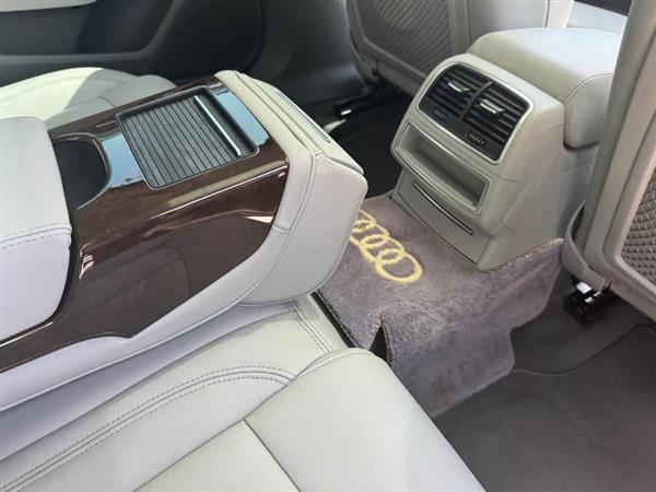 奥迪A6L 2012款 30 FSI 技术型