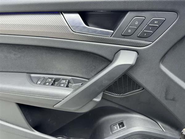 奥迪Q5L Sportback 2021款 40 TFSI 上市特别版