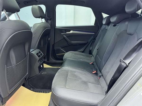 奥迪Q5L Sportback 2021款 40 TFSI 上市特别版