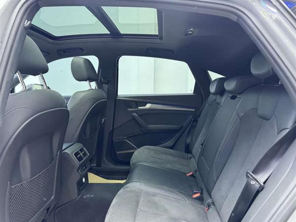 奥迪Q5L Sportback 2021款 40 TFSI 上市特别版