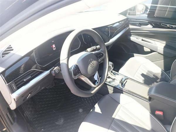 帕萨特 2022款 330TSI 精英版