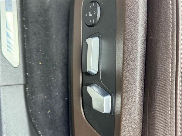 宝马X5 2022款 xDrive 30Li 尊享型M运动套装