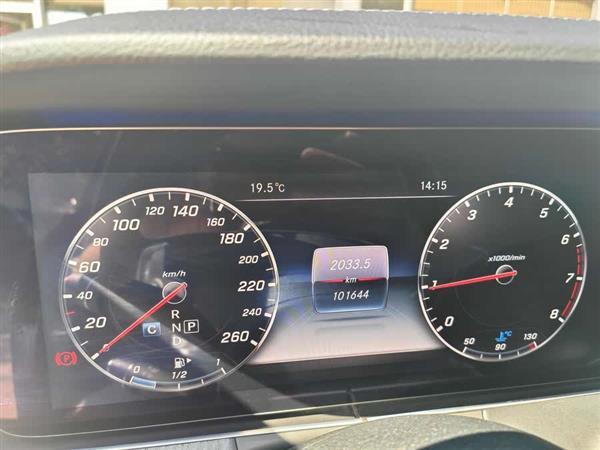 奔驰E级 2016款 E 200 L 运动型