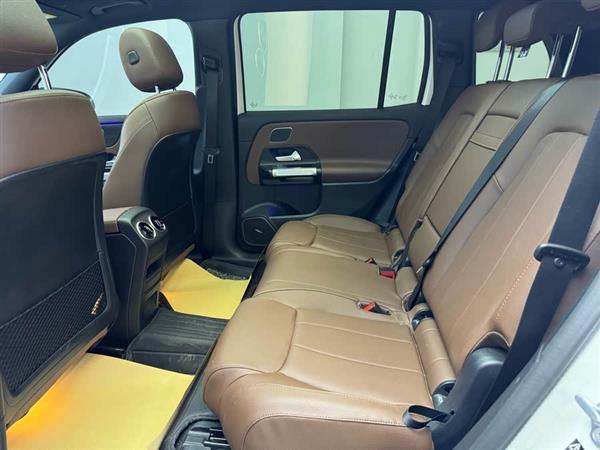 奔驰GLB 2023款 GLB 220 4MATIC