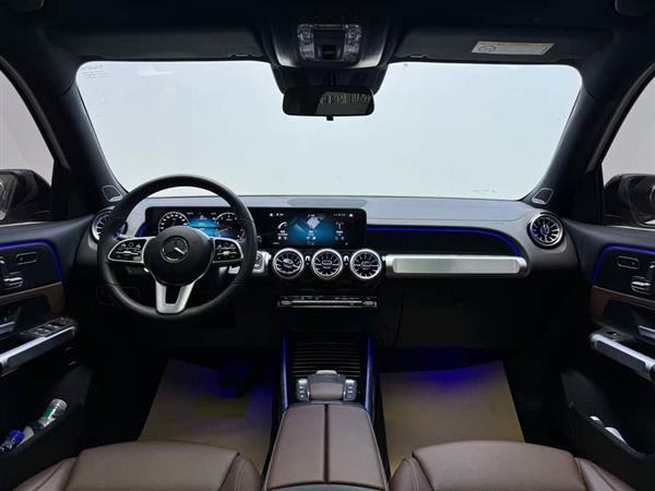 奔驰GLB 2023款 GLB 220 4MATIC