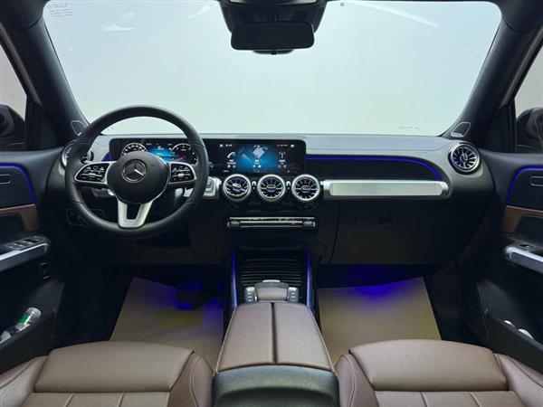 奔驰GLB 2023款 GLB 220 4MATIC