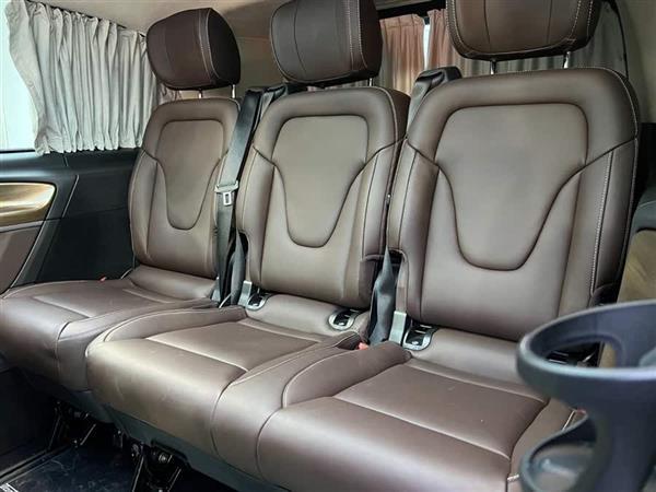 奔驰V级 2022款 V 260 L 长轴距豪华版