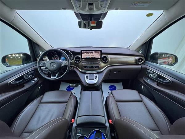 奔驰V级 2022款 V 260 L 长轴距豪华版
