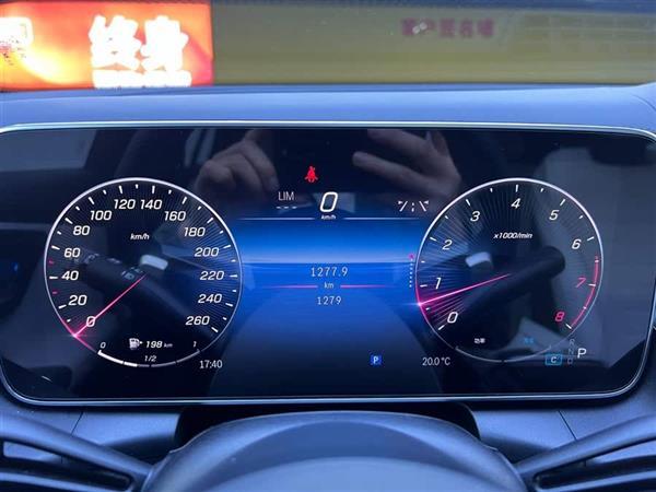 奔驰GLC轿跑 2024款 GLC 300 4MATIC 轿跑SUV