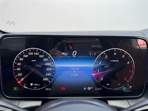 奔驰GLC 2024款 GLC 260 L 4MATIC 豪华型 7座