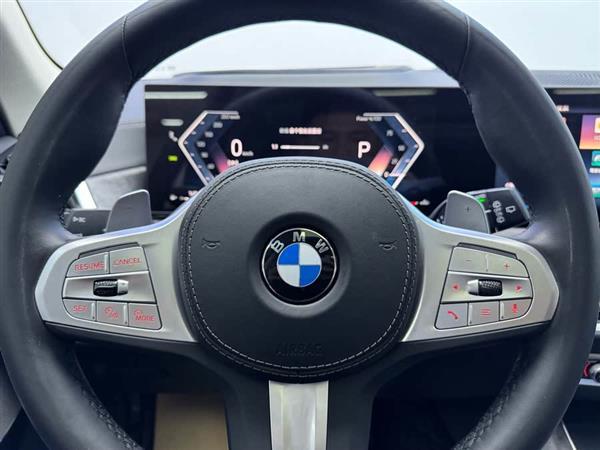 宝马X5 2023款 xDrive 30Li 尊享型M运动曜夜套装