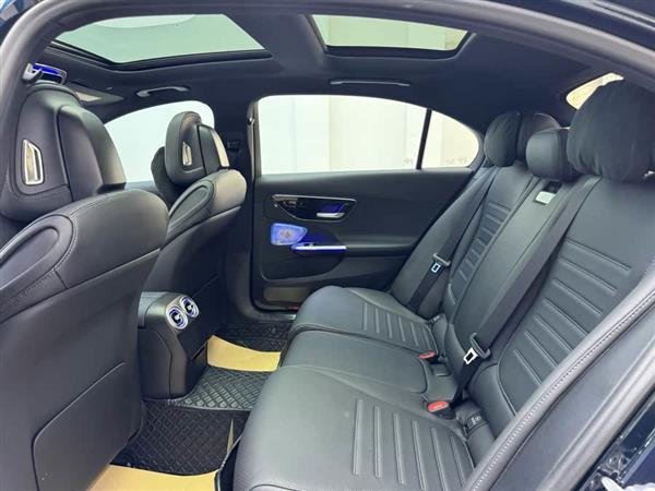 奔驰C级 2023款 C 260 L 运动版