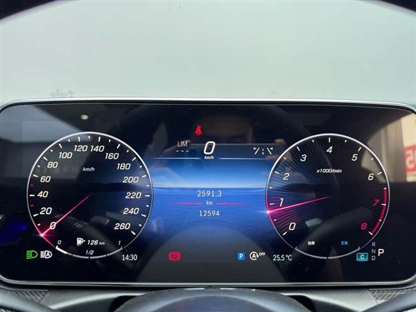 奔驰C级 2023款 C 260 L 运动版