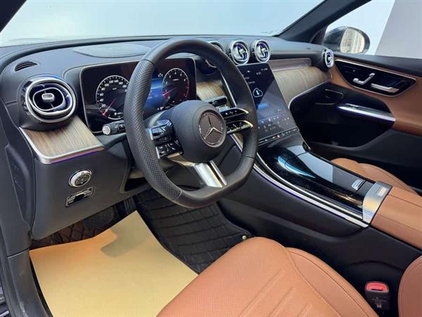 奔驰GLC 2024款 GLC 300 L 4MATIC 动感型 7座