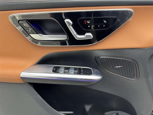 奔驰GLC 2024款 GLC 300 L 4MATIC 动感型 7座