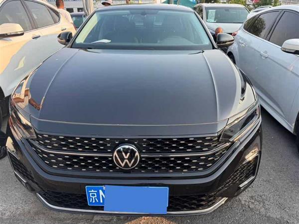 帕萨特 2022款 330TSI 星空尊贵版