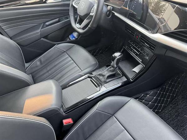 帕萨特 2022款 330TSI 星空尊贵版
