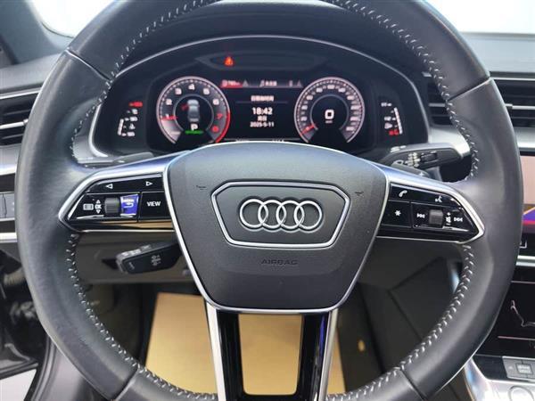 奥迪A6L 2019款 45 TFSI 臻选动感型