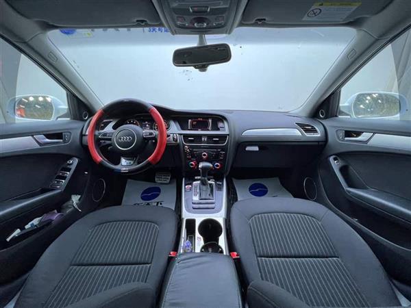 奥迪A4L 2016款 45 TFSI 典藏版 quattro个性运动型