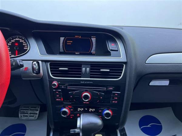 奥迪A4L 2016款 45 TFSI 典藏版 quattro个性运动型