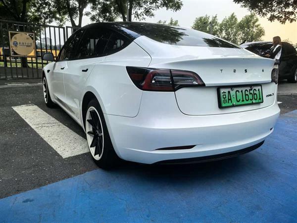 Model 3 2022款 后轮驱动版