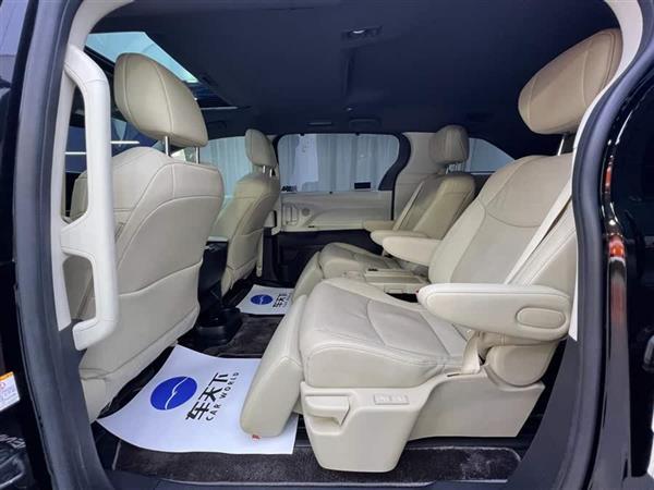 赛那SIENNA 2023款 2.5L混动 尊贵版