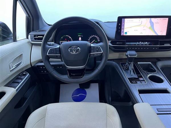 赛那SIENNA 2023款 2.5L混动 尊贵版