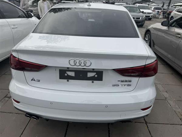 奥迪A3 2018款 30周年年型 Limousine 35 TFSI 时尚型