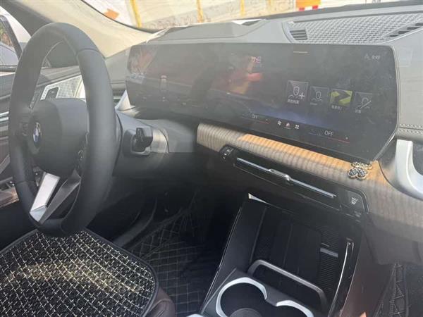 宝马X1 2023款 xDrive25Li X设计套装