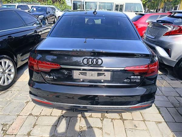 奥迪A4L 2022款 40 TFSI 时尚动感型